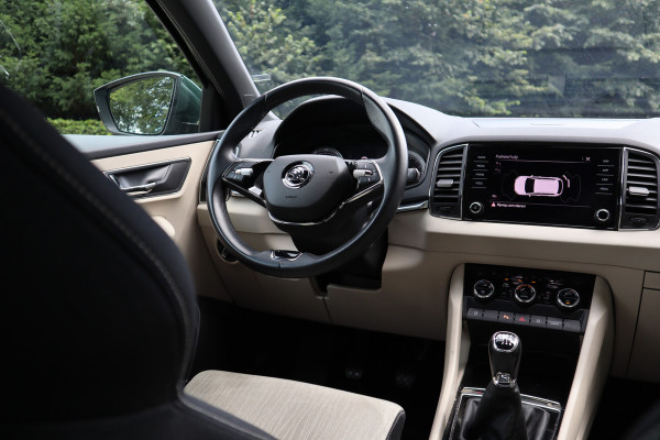 Škoda Karoq 1.0 TSI Business Edition Plus | Camera | Stoelverwarming + elektr. verstelbaar | Navi |