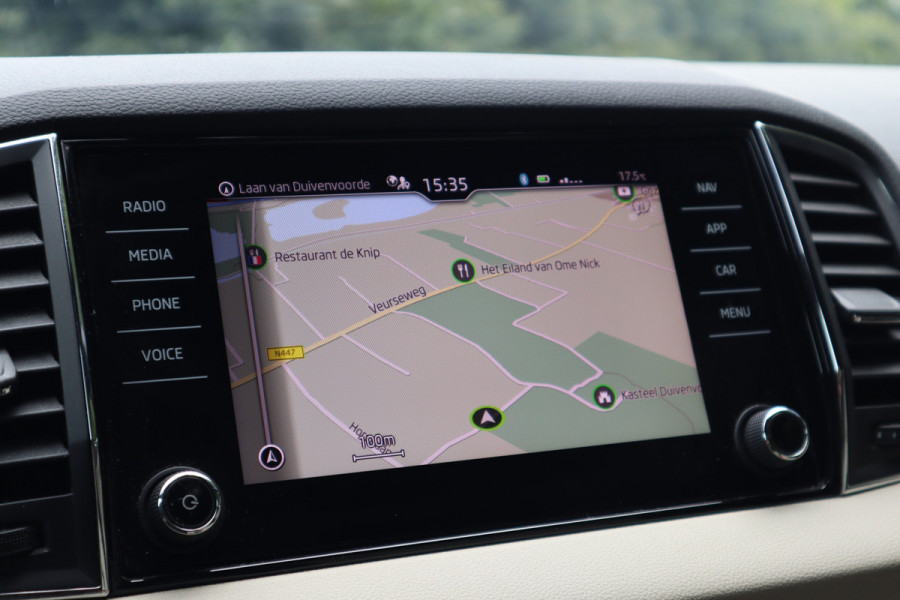 Škoda Karoq 1.0 TSI Business Edition Plus | Camera | Stoelverwarming + elektr. verstelbaar | Navi |