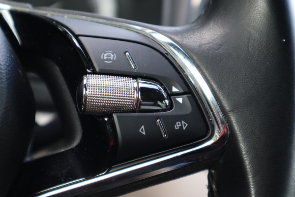 Škoda Karoq 1.0 TSI Business Edition Plus | Camera | Stoelverwarming + elektr. verstelbaar | Navi |