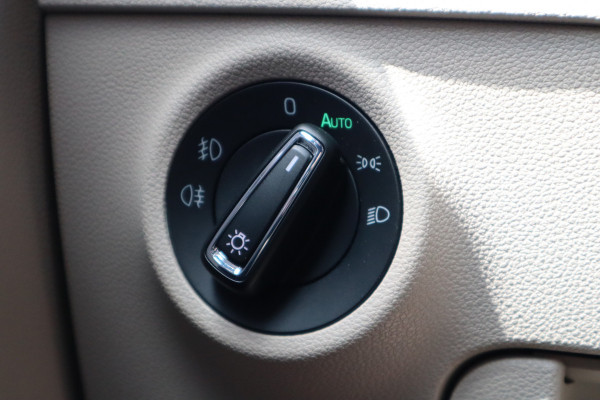 Škoda Karoq 1.0 TSI Business Edition Plus | Camera | Stoelverwarming + elektr. verstelbaar | Navi |