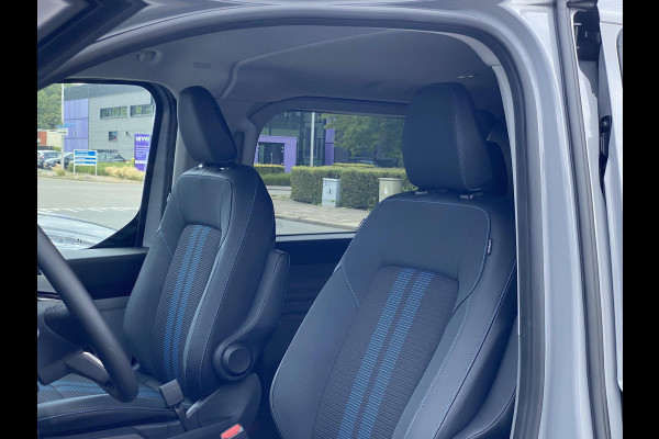 Ford Transit Custom 320 2.5 PHEV L2H1 Sport DC 233pk | | Zuid | Dubbele Cabine | Dubbele zijschuifdeur | Inklapbare trekhaak | 19 inch lichtmetalen Sport velgen (mat zwart) | Verwarmbaar stuurwiel | Navigatie systeem