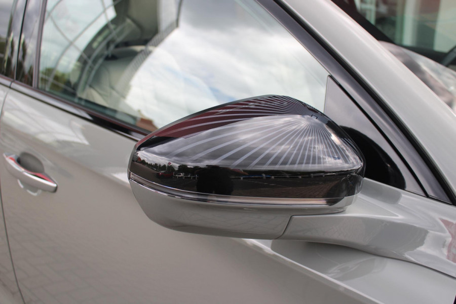 DS 7 E-Tense 300PK 4x4 ESPRIT DE VOYAGE | PANORAMISCH SCHUIF/KANTEL DAK | VOORRUITRAND/STUUR VERWARMING | VOLLEDIG LEDEREN BEKLEDING | LICHTMETALEN VELGEN 19" | ELEKTRISCH BEDIENBARE ACHTERKLEP | NIGHT VISION | DODEHOEK DETECTIE | ELEKTRISCH BEDIENBARE VOORSTOELEN MET MASSAGE FUNCTIE | ADAPTIVE CRUISE CONTROL | 360° CAMERA | KEYLESS ENTRY/START | FULL OPTION! | STOEL VENTILATIE | FOCAL AUDIO SYSTEM | SFEER VERLICHTING | DRAADLOZE APPLE CARPLAY/ANDROID AUTO | NAVIGATIE | PARKEERSENSOREN VOOR EN ACHTER |