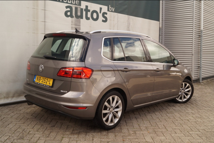 Volkswagen Golf Sportsvan 1.6 TDI 110pk DSG Connected Series -ECC-CAM-NAVI-