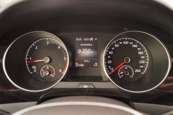 Volkswagen Golf Sportsvan 1.6 TDI 110pk DSG Connected Series -ECC-CAM-NAVI-