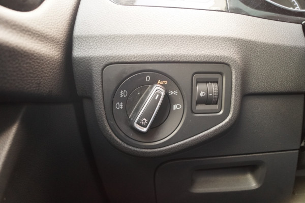 Volkswagen Golf Sportsvan 1.6 TDI 110pk DSG Connected Series -ECC-CAM-NAVI-