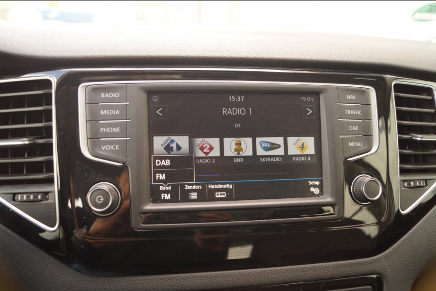 Volkswagen Golf Sportsvan 1.6 TDI 110pk DSG Connected Series -ECC-CAM-NAVI-