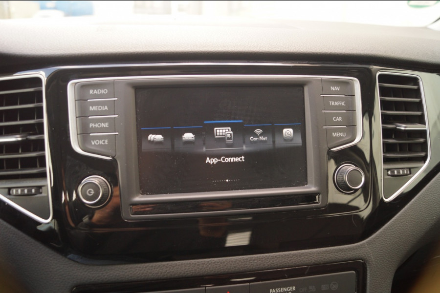 Volkswagen Golf Sportsvan 1.6 TDI 110pk DSG Connected Series -ECC-CAM-NAVI-