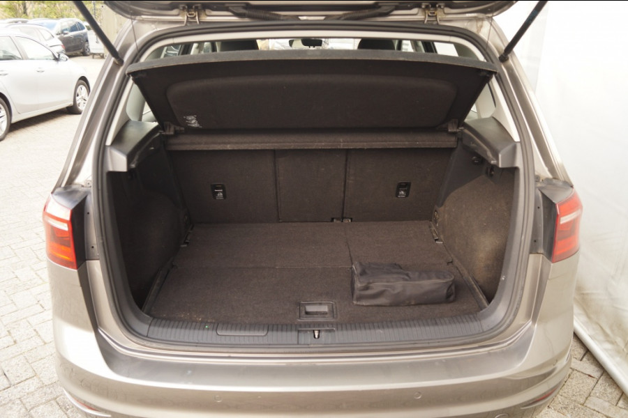 Volkswagen Golf Sportsvan 1.6 TDI 110pk DSG Connected Series -ECC-CAM-NAVI-
