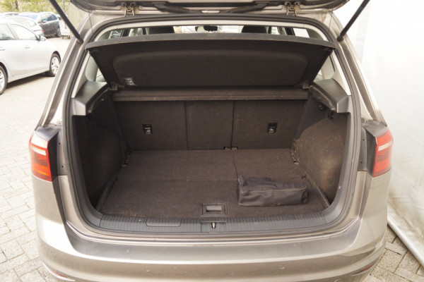 Volkswagen Golf Sportsvan 1.6 TDI 110pk DSG Connected Series -ECC-CAM-NAVI-
