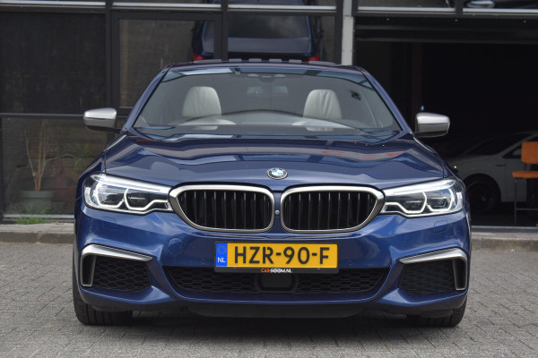 BMW 5 Serie M550i xDrive High Executive HUD Pano Lane ACC B&W Sfeer