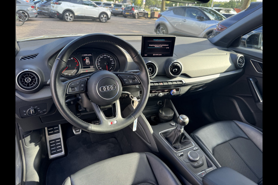 Audi Q2 1.4 TFSI CoD Launch Edition / Trekhaak / Navigatie / Parkeerhulp V+A / 19'' / Sfeerverlichting / LED Koplampen / Half leder / DAB / Cruise Control