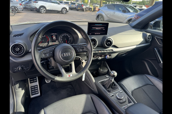 Audi Q2 1.4 TFSI CoD Launch Edition / Trekhaak / Navigatie / Parkeerhulp V+A / 19'' / Sfeerverlichting / LED Koplampen / Half leder / DAB / Cruise Control