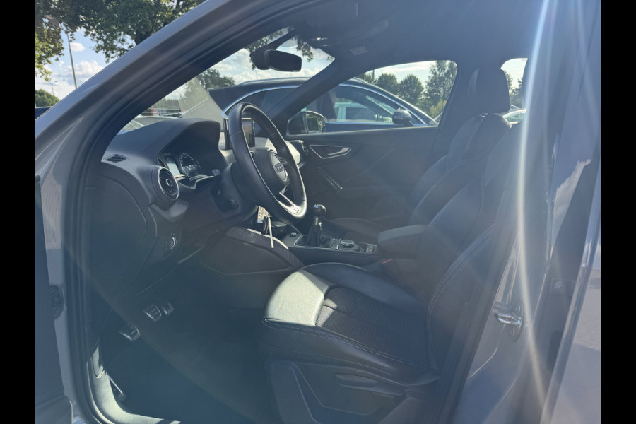 Audi Q2 1.4 TFSI CoD Launch Edition / Trekhaak / Navigatie / Parkeerhulp V+A / 19'' / Sfeerverlichting / LED Koplampen / Half leder / DAB / Cruise Control