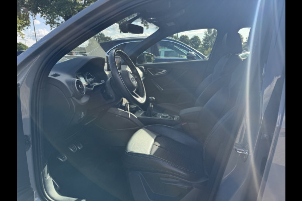 Audi Q2 1.4 TFSI CoD Launch Edition / Trekhaak / Navigatie / Parkeerhulp V+A / 19'' / Sfeerverlichting / LED Koplampen / Half leder / DAB / Cruise Control