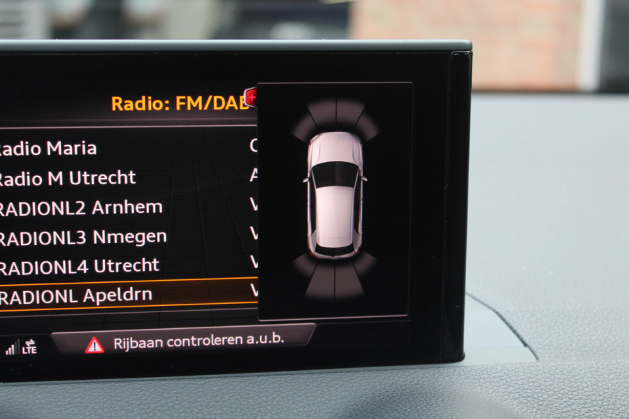 Audi Q2 1.4 TFSI CoD Launch Edition / Trekhaak / Navigatie / Parkeerhulp V+A / 19'' / Sfeerverlichting / LED Koplampen / Half leder / DAB / Cruise Control