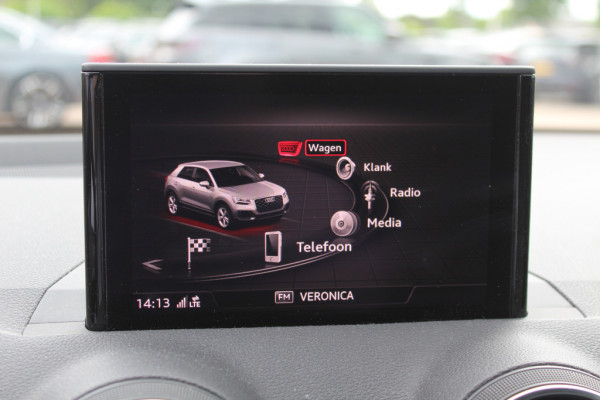 Audi Q2 1.4 TFSI CoD Launch Edition / Trekhaak / Navigatie / Parkeerhulp V+A / 19'' / Sfeerverlichting / LED Koplampen / Half leder / DAB / Cruise Control