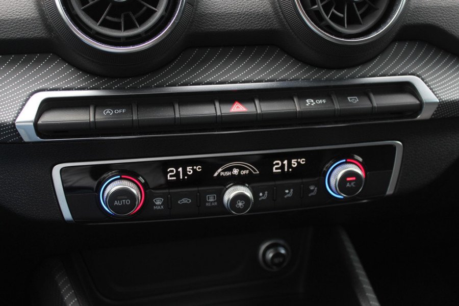Audi Q2 1.4 TFSI CoD Launch Edition / Trekhaak / Navigatie / Parkeerhulp V+A / 19'' / Sfeerverlichting / LED Koplampen / Half leder / DAB / Cruise Control