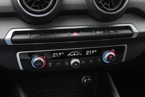 Audi Q2 1.4 TFSI CoD Launch Edition / Trekhaak / Navigatie / Parkeerhulp V+A / 19'' / Sfeerverlichting / LED Koplampen / Half leder / DAB / Cruise Control
