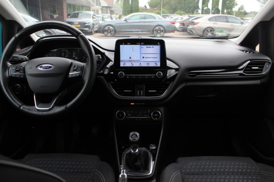 Ford Fiesta 1.0 EcoBoost Titanium / Trekhaak / Camera / Navigatie / 16'' / DAB / Getint glas / Stuur+Stoelverwarming / Cruise Control