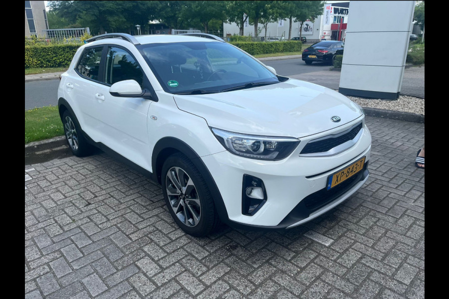 Kia Stonic 1.0 T-GDi DynamicPlusLine / Camera / Navigatie / 17'' / Keyless / Bluetooth / DAB / Cruise Control