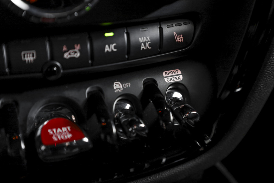 MINI Clubman 2.0 Cooper S Hammersmith 192 PK - Automaat | S/K Panodak | Adapt.Cruise | Harman/Kardon | Stoelverw. | PDC | Camera | NAV+App.Connect | ECC | LM 19" |