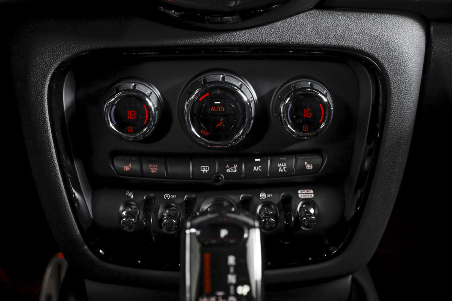 MINI Clubman 2.0 Cooper S Hammersmith 192 PK - Automaat | S/K Panodak | Adapt.Cruise | Harman/Kardon | Stoelverw. | PDC | Camera | NAV+App.Connect | ECC | LM 19" |