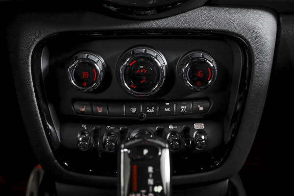 MINI Clubman 2.0 Cooper S Hammersmith 192 PK - Automaat | S/K Panodak | Adapt.Cruise | Harman/Kardon | Stoelverw. | PDC | Camera | NAV+App.Connect | ECC | LM 19" |
