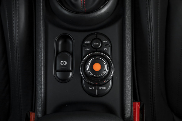 MINI Clubman 2.0 Cooper S Hammersmith 192 PK - Automaat | S/K Panodak | Adapt.Cruise | Harman/Kardon | Stoelverw. | PDC | Camera | NAV+App.Connect | ECC | LM 19" |