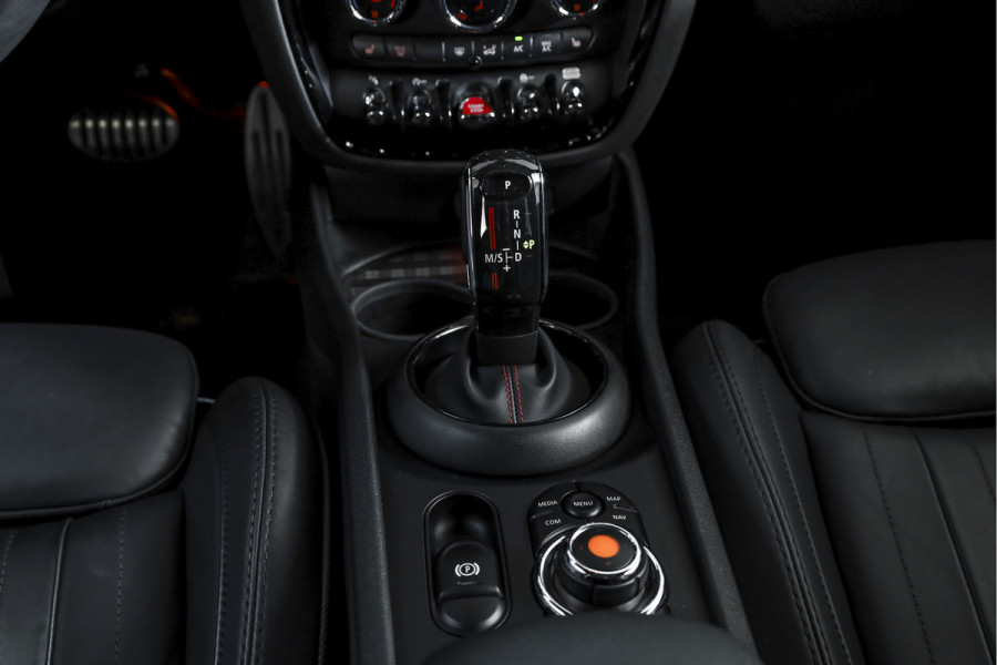 MINI Clubman 2.0 Cooper S Hammersmith 192 PK - Automaat | S/K Panodak | Adapt.Cruise | Harman/Kardon | Stoelverw. | PDC | Camera | NAV+App.Connect | ECC | LM 19" |