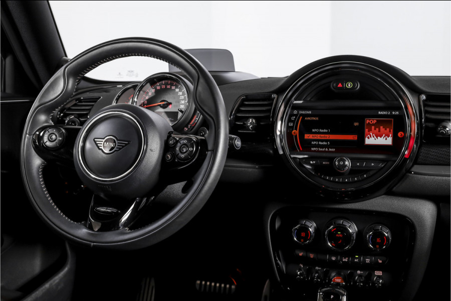 MINI Clubman 2.0 Cooper S Hammersmith 192 PK - Automaat | S/K Panodak | Adapt.Cruise | Harman/Kardon | Stoelverw. | PDC | Camera | NAV+App.Connect | ECC | LM 19" |