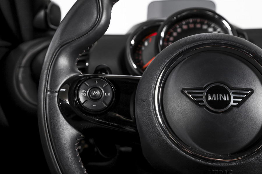 MINI Clubman 2.0 Cooper S Hammersmith 192 PK - Automaat | S/K Panodak | Adapt.Cruise | Harman/Kardon | Stoelverw. | PDC | Camera | NAV+App.Connect | ECC | LM 19" |