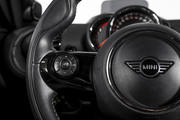 MINI Clubman 2.0 Cooper S Hammersmith 192 PK - Automaat | S/K Panodak | Adapt.Cruise | Harman/Kardon | Stoelverw. | PDC | Camera | NAV+App.Connect | ECC | LM 19" |