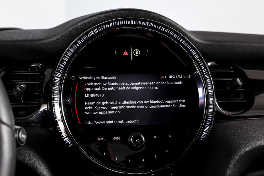 MINI Cooper S 2.0 John Cooper Works | S/K Panodak | Dig.Cockpit | Adapt.Cruise | Stoelverw. | Camera+PDC | NAV+App.Connect | Auto.Airco | LM 17" |
