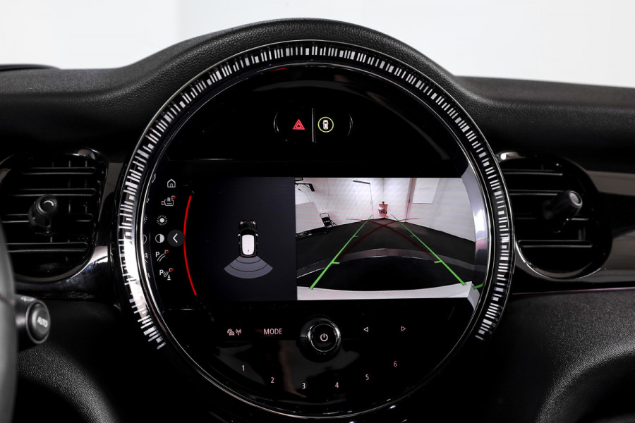 MINI Cooper S 2.0 John Cooper Works | S/K Panodak | Dig.Cockpit | Adapt.Cruise | Stoelverw. | Camera+PDC | NAV+App.Connect | Auto.Airco | LM 17" |