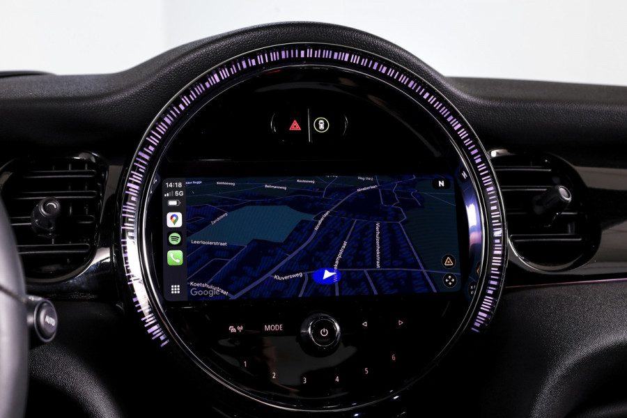 MINI Cooper S 2.0 John Cooper Works | S/K Panodak | Dig.Cockpit | Adapt.Cruise | Stoelverw. | Camera+PDC | NAV+App.Connect | Auto.Airco | LM 17" |