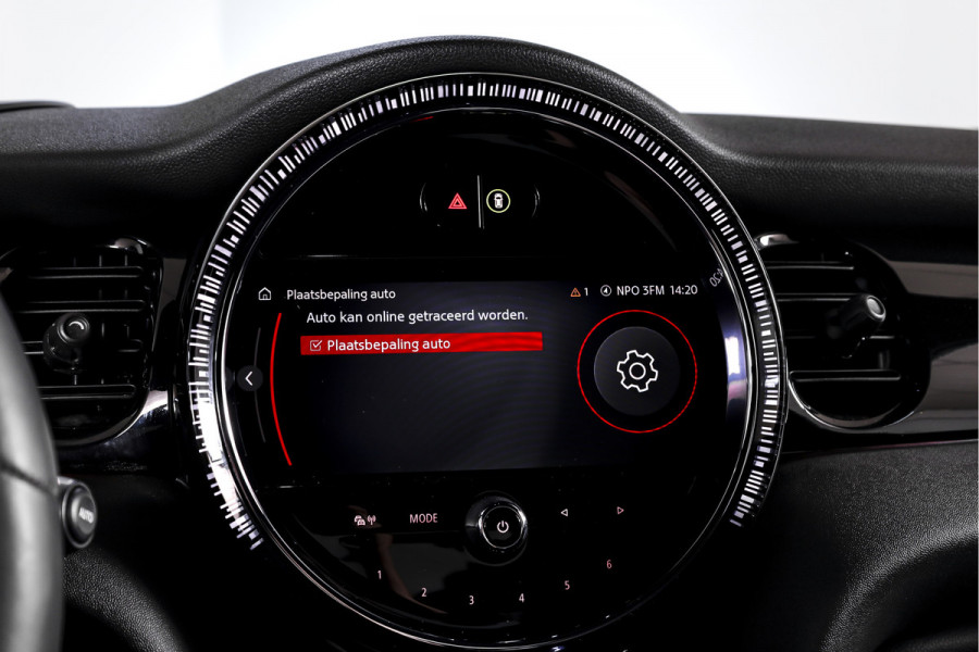 MINI Cooper S 2.0 John Cooper Works | S/K Panodak | Dig.Cockpit | Adapt.Cruise | Stoelverw. | Camera+PDC | NAV+App.Connect | Auto.Airco | LM 17" |