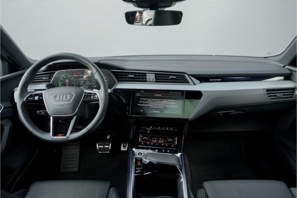 Audi Q8 e-tron 55 Quattro S Edition 115 kWh Pano Leer 360° Camera Trekhaak 22"