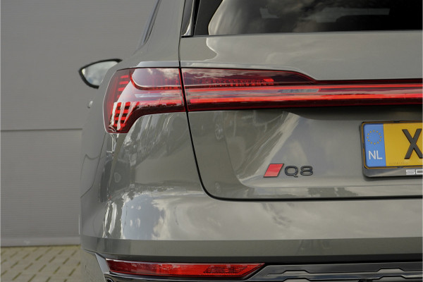 Audi Q8 e-tron 55 Quattro S Edition 115 kWh Pano Leer 360° Camera Trekhaak 22"