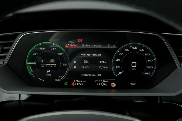Audi Q8 e-tron 55 Quattro S Edition 115 kWh Pano Leer 360° Camera Trekhaak 22"