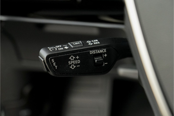 Audi Q8 e-tron 55 Quattro S Edition 115 kWh Pano Leer 360° Camera Trekhaak 22"