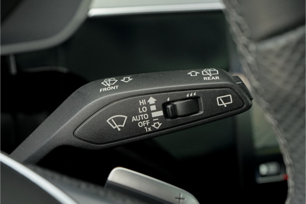 Audi Q8 e-tron 55 Quattro S Edition 115 kWh Pano Leer 360° Camera Trekhaak 22"