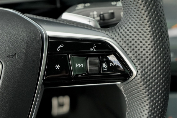 Audi Q8 e-tron 55 Quattro S Edition 115 kWh Pano Leer 360° Camera Trekhaak 22"