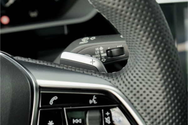 Audi Q8 e-tron 55 Quattro S Edition 115 kWh Pano Leer 360° Camera Trekhaak 22"