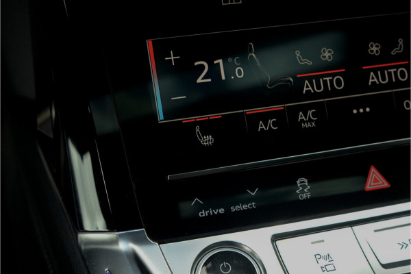 Audi Q8 e-tron 55 Quattro S Edition 115 kWh Pano Leer 360° Camera Trekhaak 22"