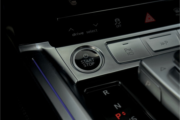 Audi Q8 e-tron 55 Quattro S Edition 115 kWh Pano Leer 360° Camera Trekhaak 22"
