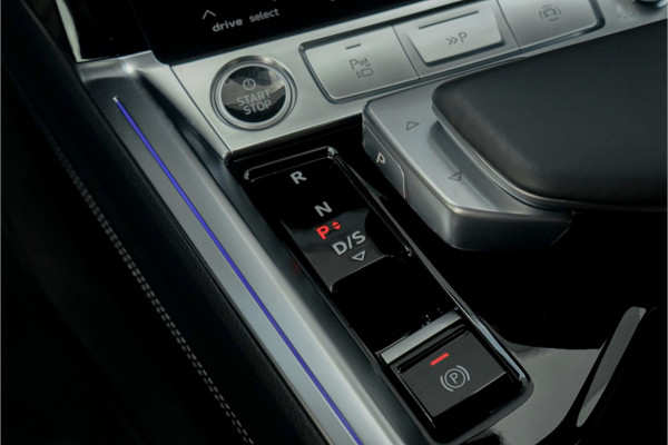 Audi Q8 e-tron 55 Quattro S Edition 115 kWh Pano Leer 360° Camera Trekhaak 22"