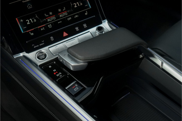 Audi Q8 e-tron 55 Quattro S Edition 115 kWh Pano Leer 360° Camera Trekhaak 22"