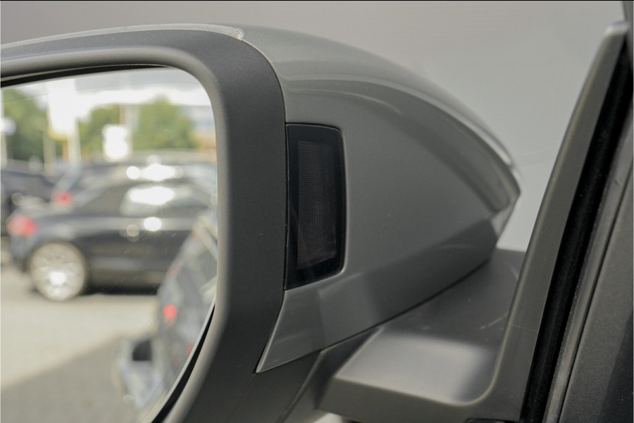 Audi Q8 e-tron 55 Quattro S Edition 115 kWh Pano Leer 360° Camera Trekhaak 22"