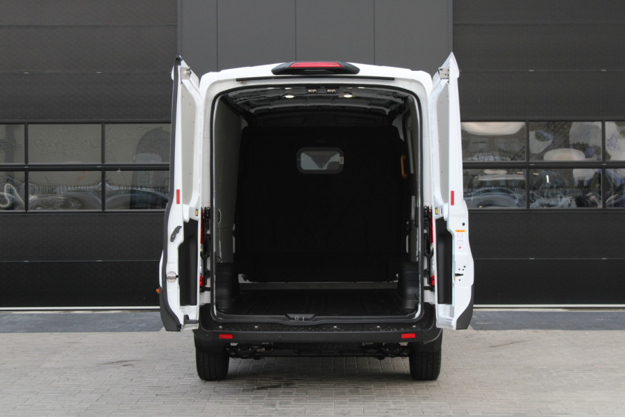 Ford Transit 350 2.0 TDCI L2H2 Trend 130pk Trend - Facelift - Xenon - Carplay - Android - Camera - Airbag Passagier - Rijklaar