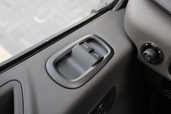 Ford Transit 350 2.0 TDCI L2H2 Trend 130pk Trend - Facelift - Xenon - Carplay - Android - Camera - Airbag Passagier - Rijklaar